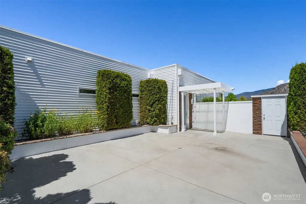 16 Westlund Drive Oroville WA 98844