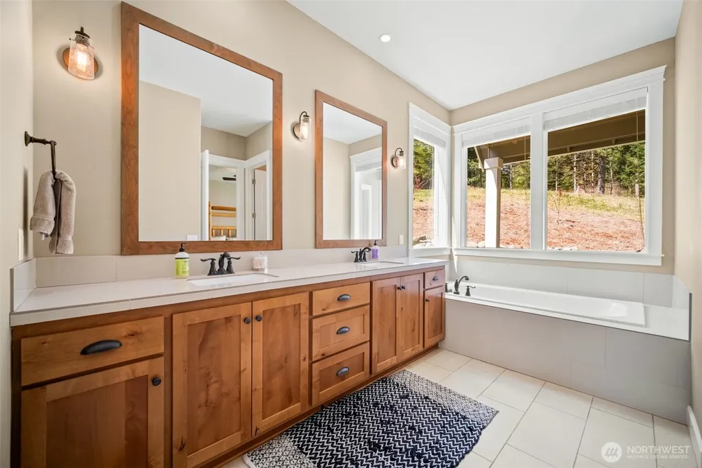 411 Five Peaks Drive Kalama WA 98625