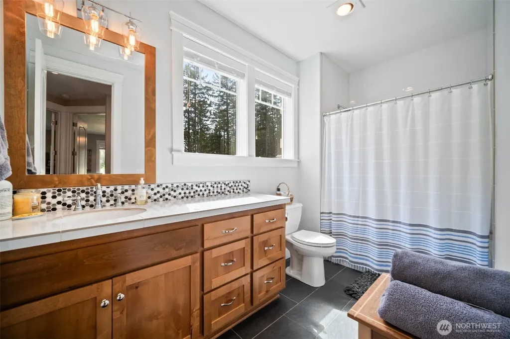 411 Five Peaks Drive Kalama WA 98625