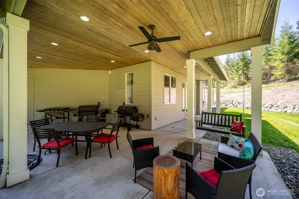 411 Five Peaks Drive Kalama WA 98625