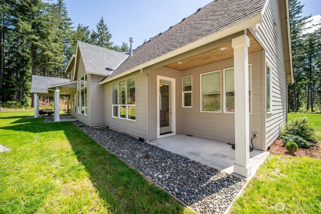 411 Five Peaks Drive Kalama WA 98625