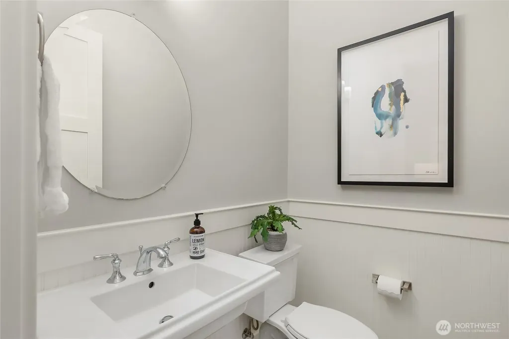 7817 NE Ledgestone Loop Bainbridge Island WA 98110