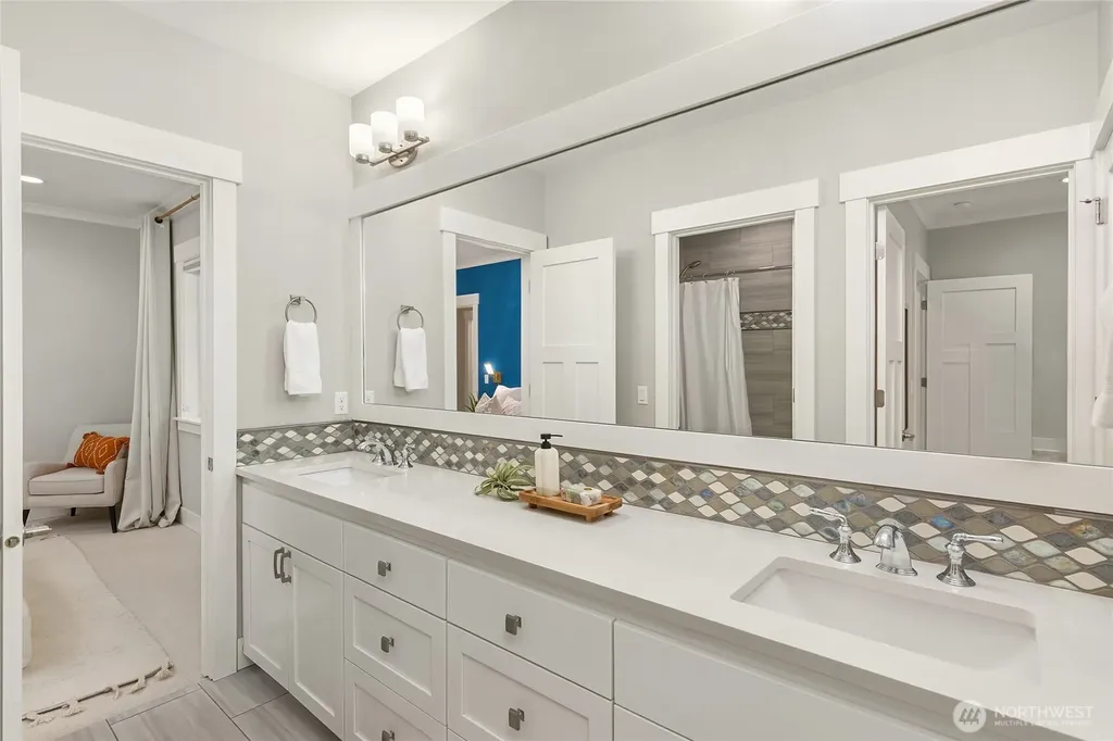 7817 NE Ledgestone Loop Bainbridge Island WA 98110