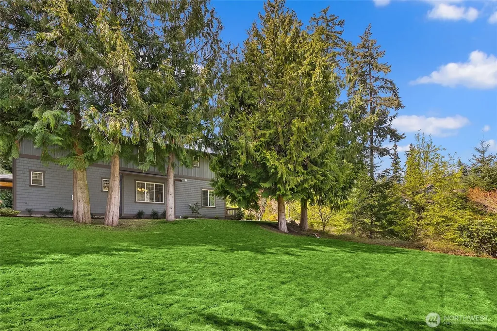 7817 NE Ledgestone Loop Bainbridge Island WA 98110