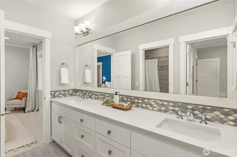 7817 NE Ledgestone Loop Bainbridge Island WA 98110