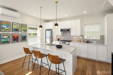 1802 38th Avenue Seattle WA 98122