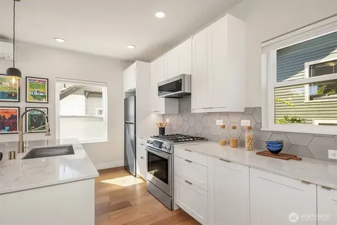 1802 38th Avenue Seattle WA 98122