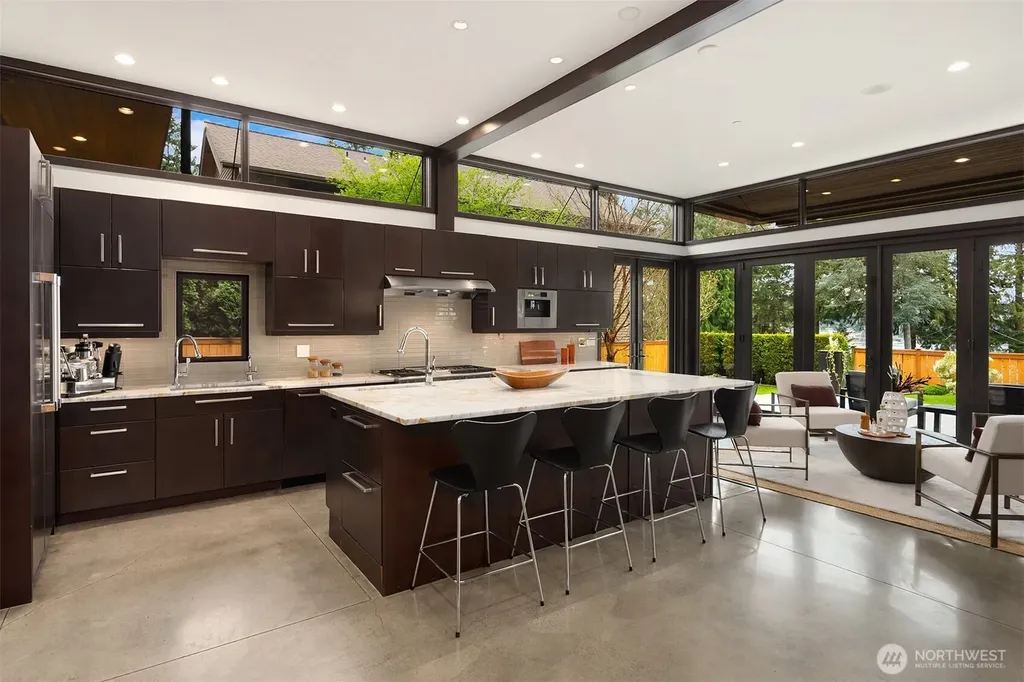 10314 SE 25th Street Bellevue WA 98004