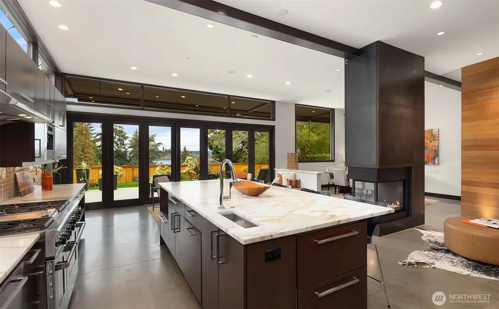 10314 SE 25th Street Bellevue WA 98004