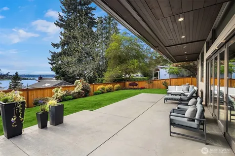 10314 SE 25th Street Bellevue WA 98004