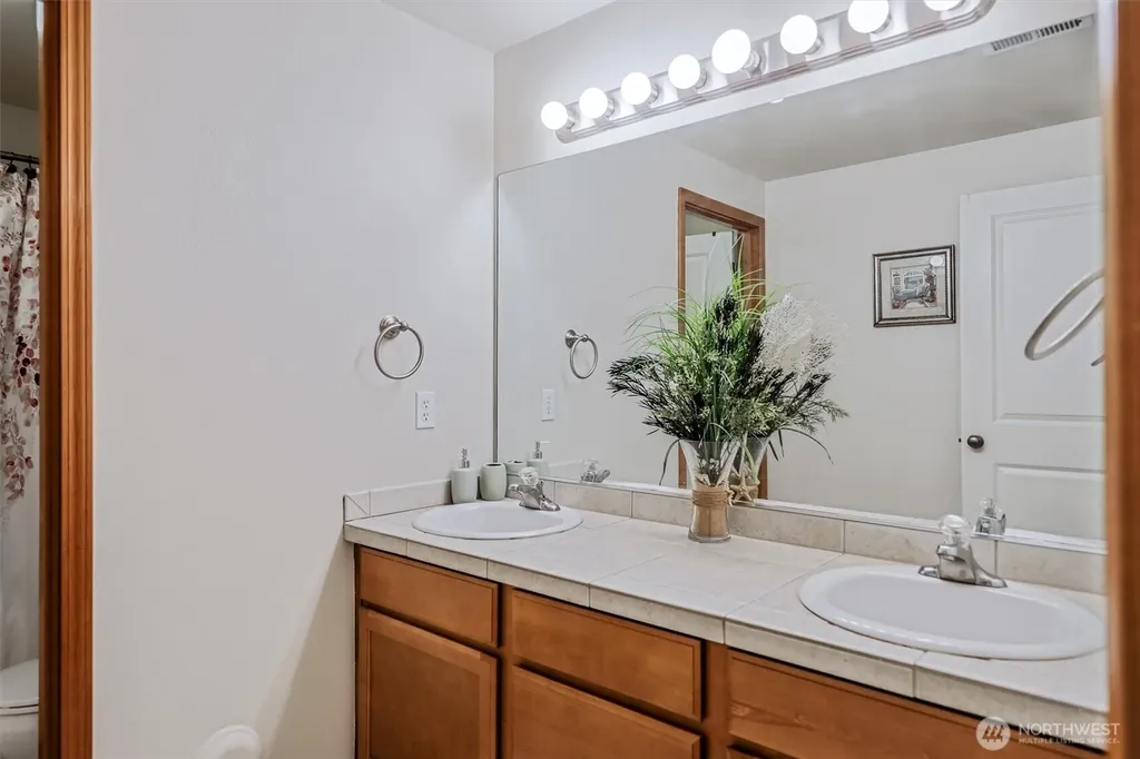 29524 63rd Court S Auburn WA 98001