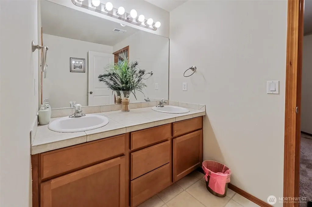 29524 63rd Court S Auburn WA 98001