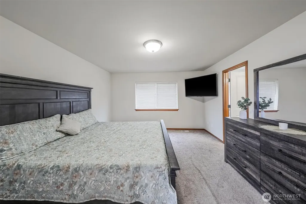 29524 63rd Court S Auburn WA 98001