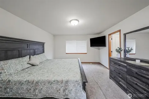 29524 63rd Court S Auburn WA 98001