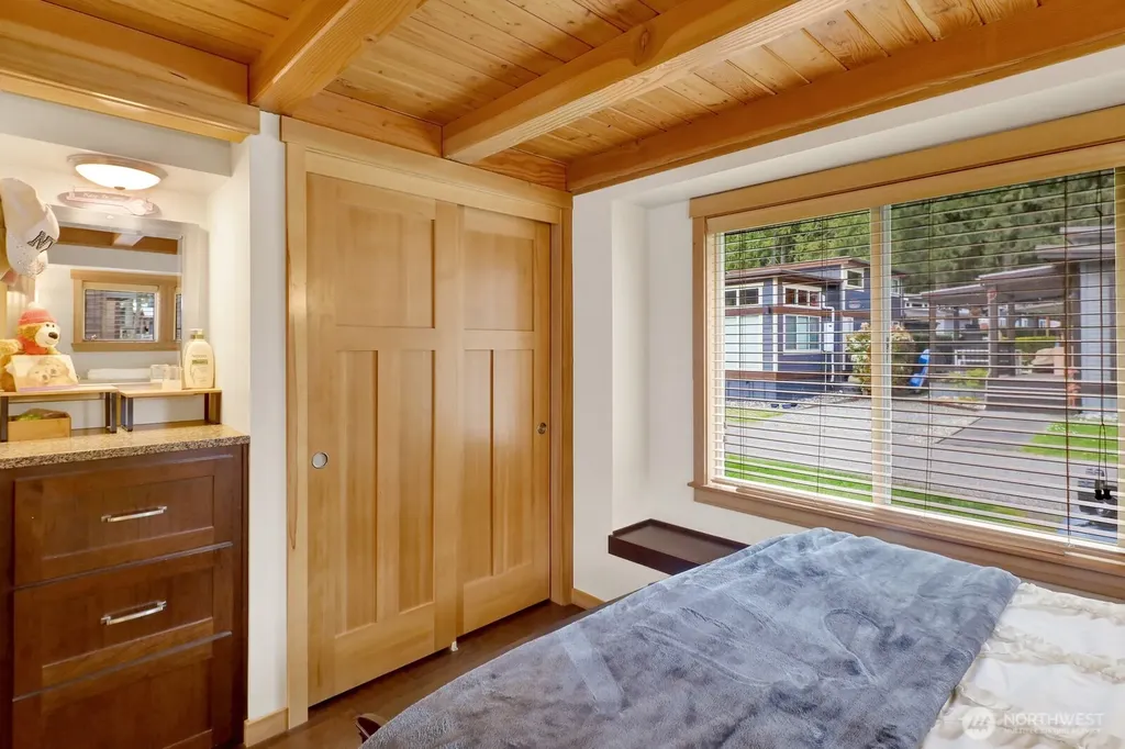 990 S Lake Whatcom Sedro Woolley WA 98284
