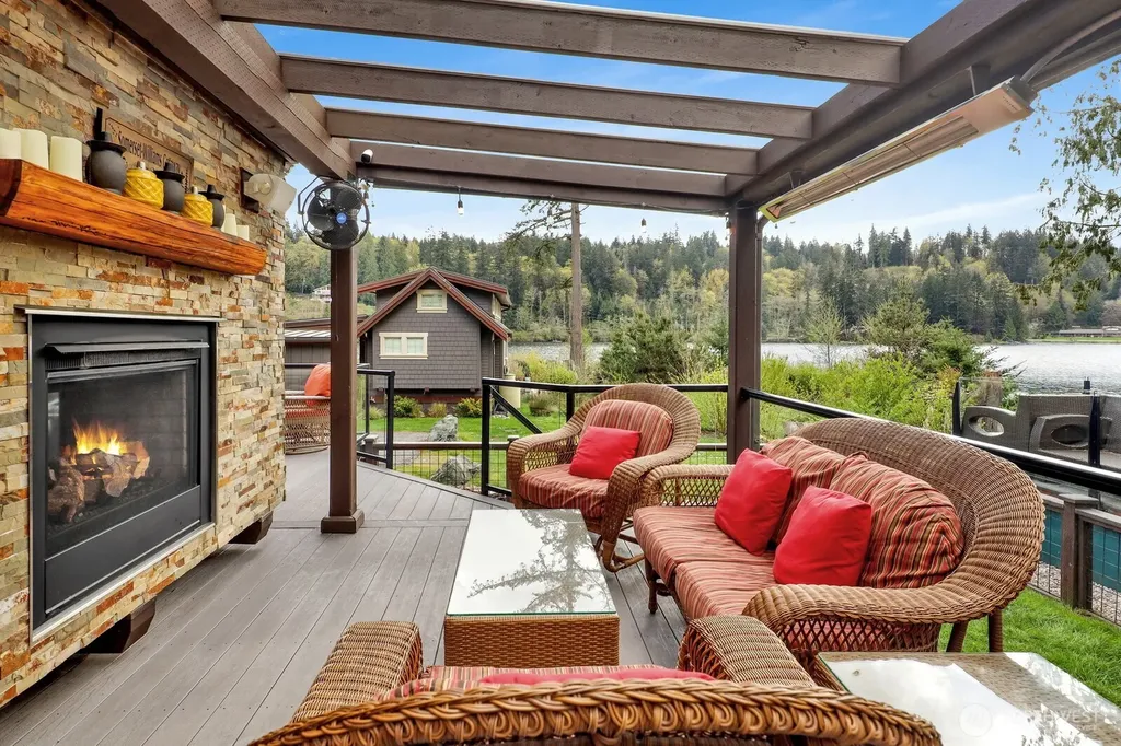 990 S Lake Whatcom Sedro Woolley WA 98284