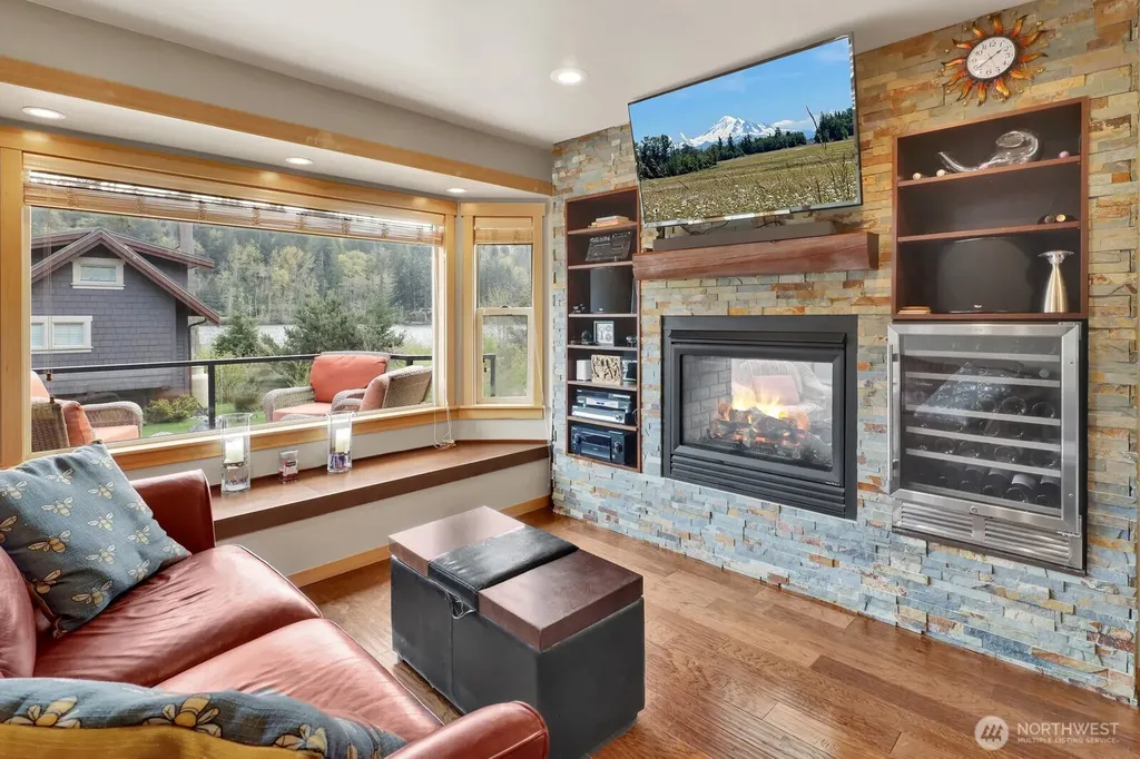 990 S Lake Whatcom Sedro Woolley WA 98284