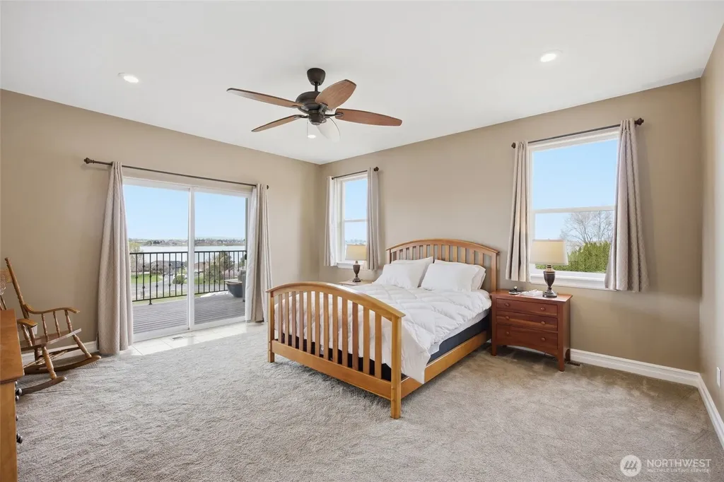 228 SE Pelican Moses Lake WA 98837