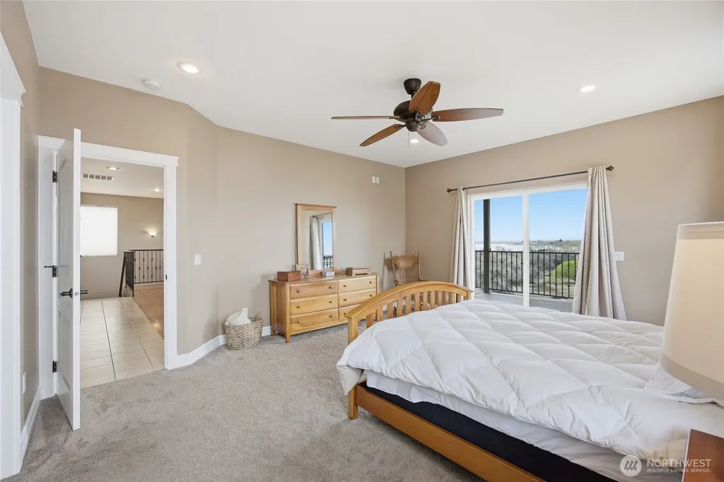 228 SE Pelican Moses Lake WA 98837