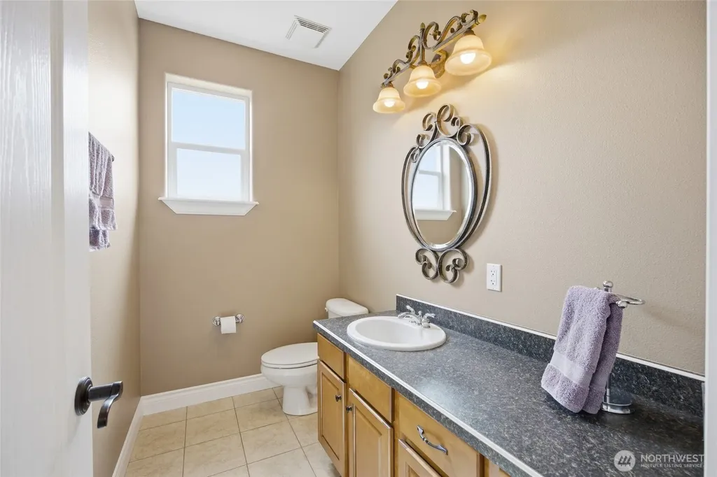 228 SE Pelican Moses Lake WA 98837
