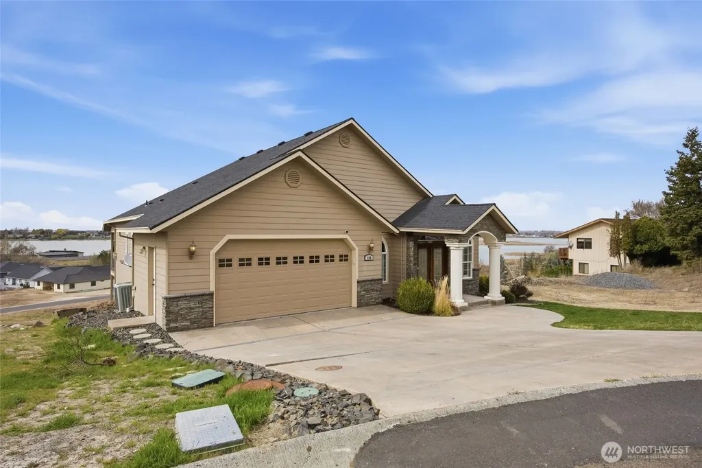 228 SE Pelican Moses Lake WA 98837