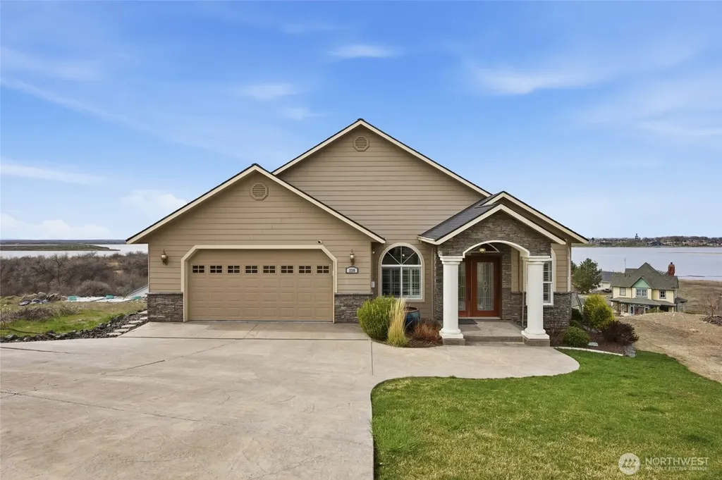 228 SE Pelican Moses Lake WA 98837