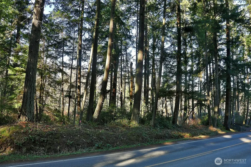 6880 Holst Road Clinton WA 98236