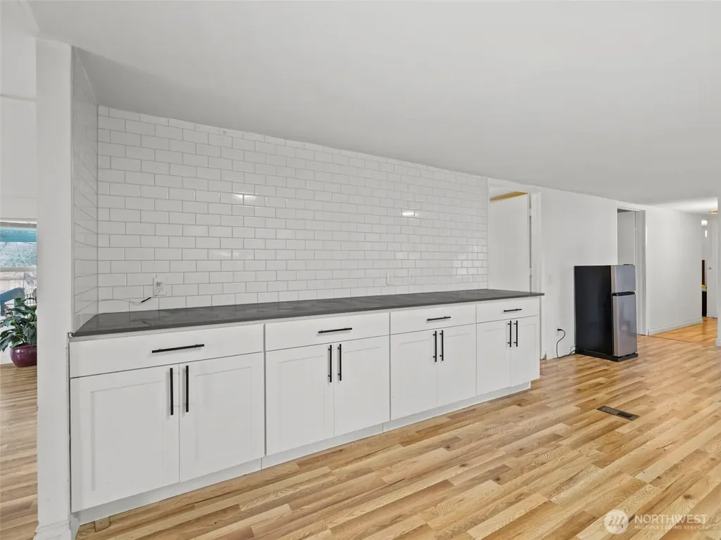 11040 14th Avenue SW Seattle WA 98146