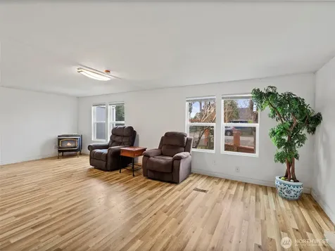 11040 14th Avenue SW Seattle WA 98146