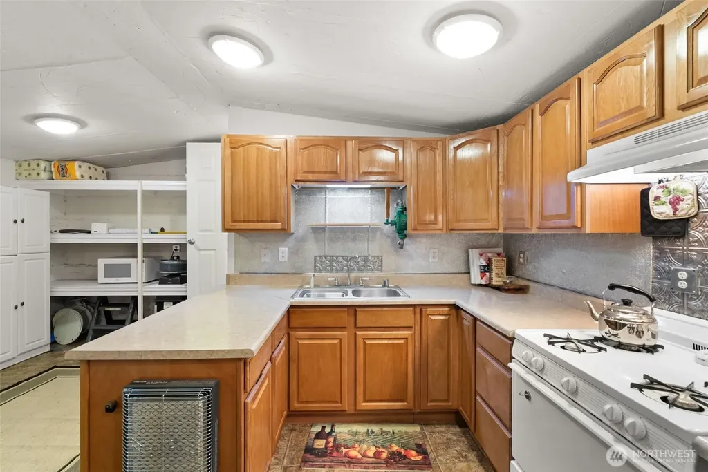 37413 34th Avenue S Roy WA 98580