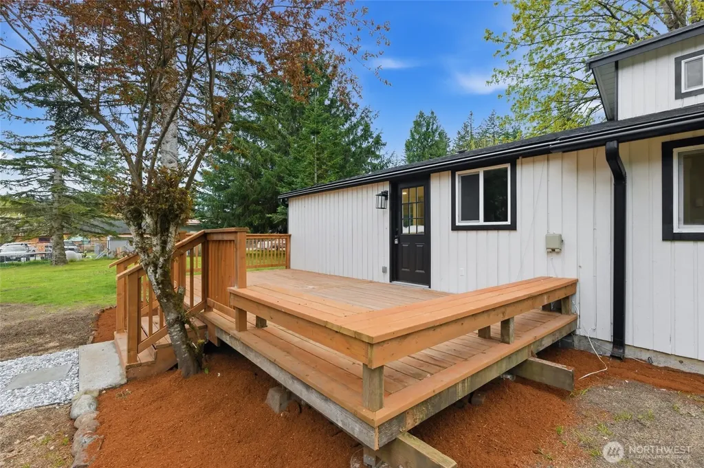 35224 312th Way SE Enumclaw WA 98022