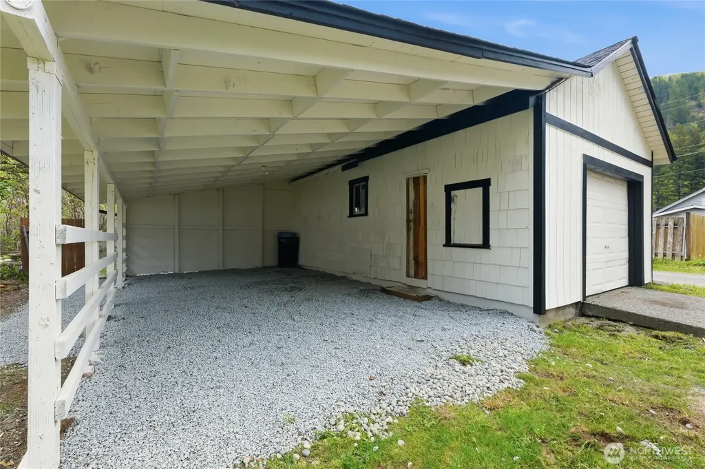 35224 312th Way SE Enumclaw WA 98022