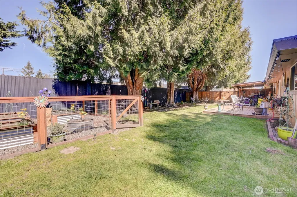 2023 14th Avenue NW Puyallup WA 98371