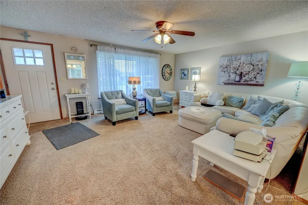 2023 14th Avenue NW Puyallup WA 98371