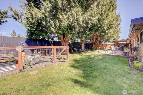 2023 14th Avenue NW Puyallup WA 98371