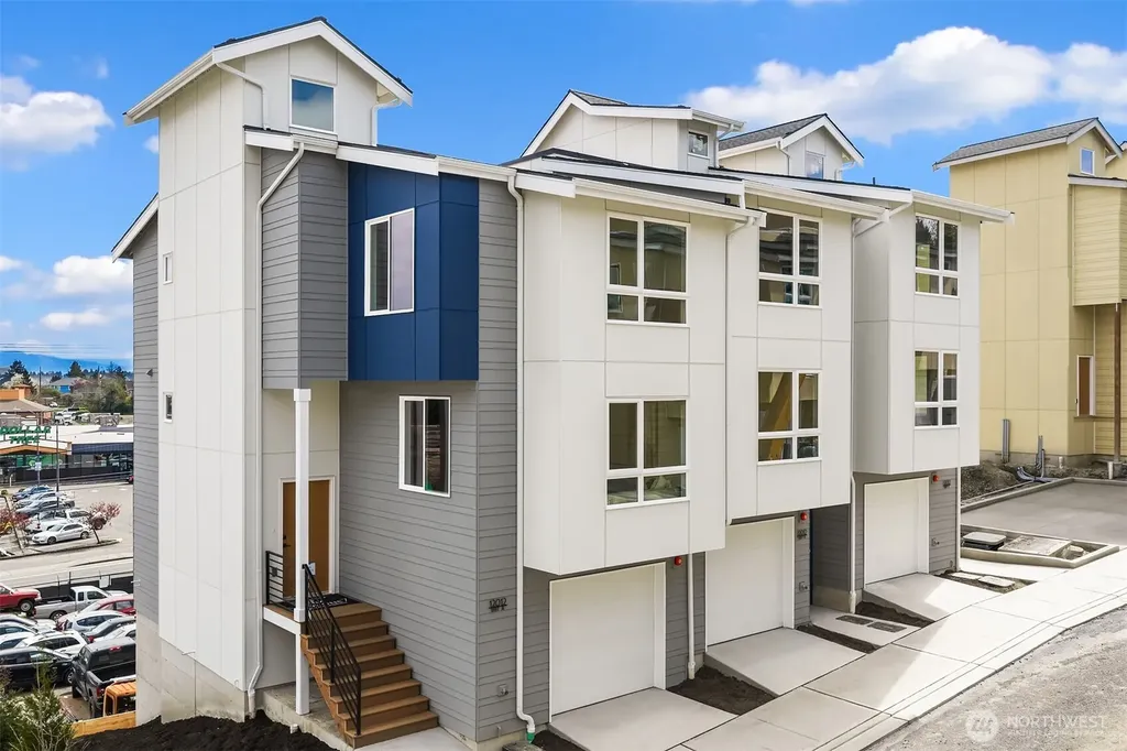 12012 17th Place S Burien WA 98168