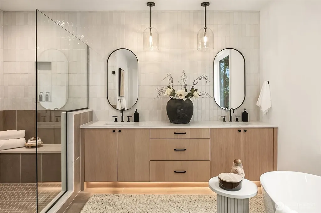 1706 111th Avenue NE Bellevue WA 98004