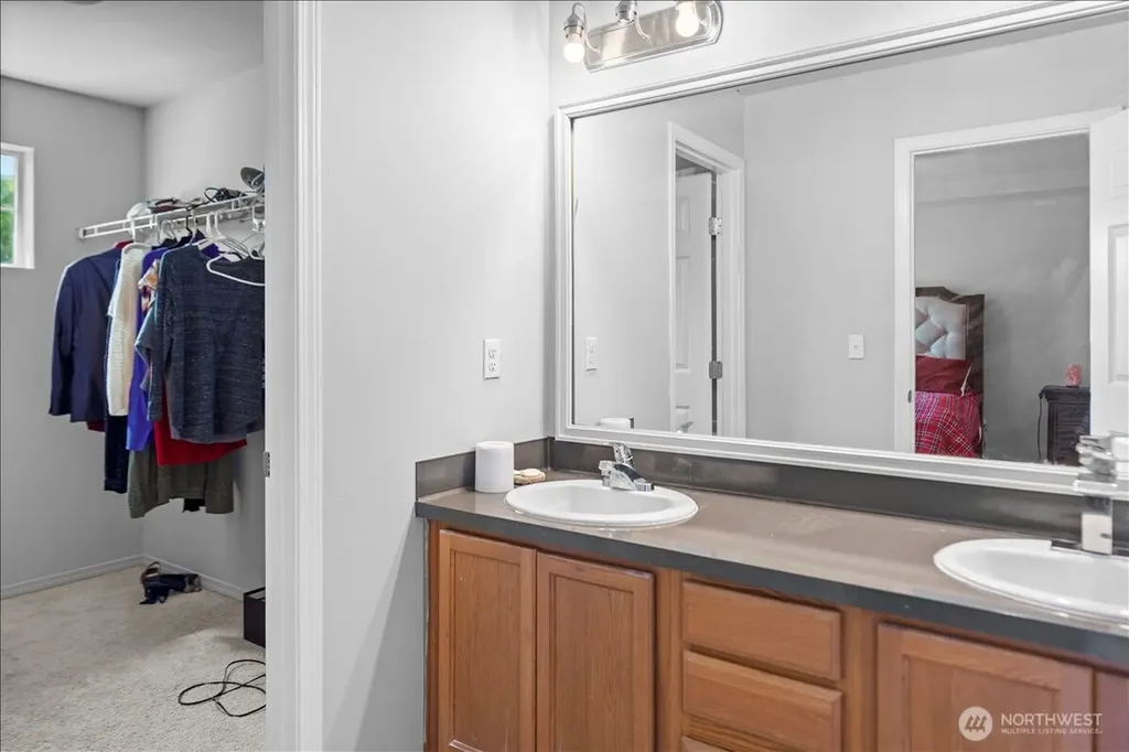 17817 36th Avenue E Tacoma WA 98446