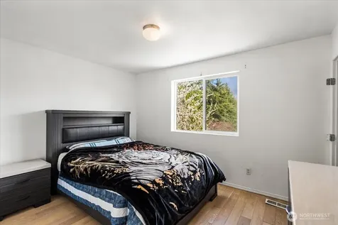17817 36th Avenue E Tacoma WA 98446