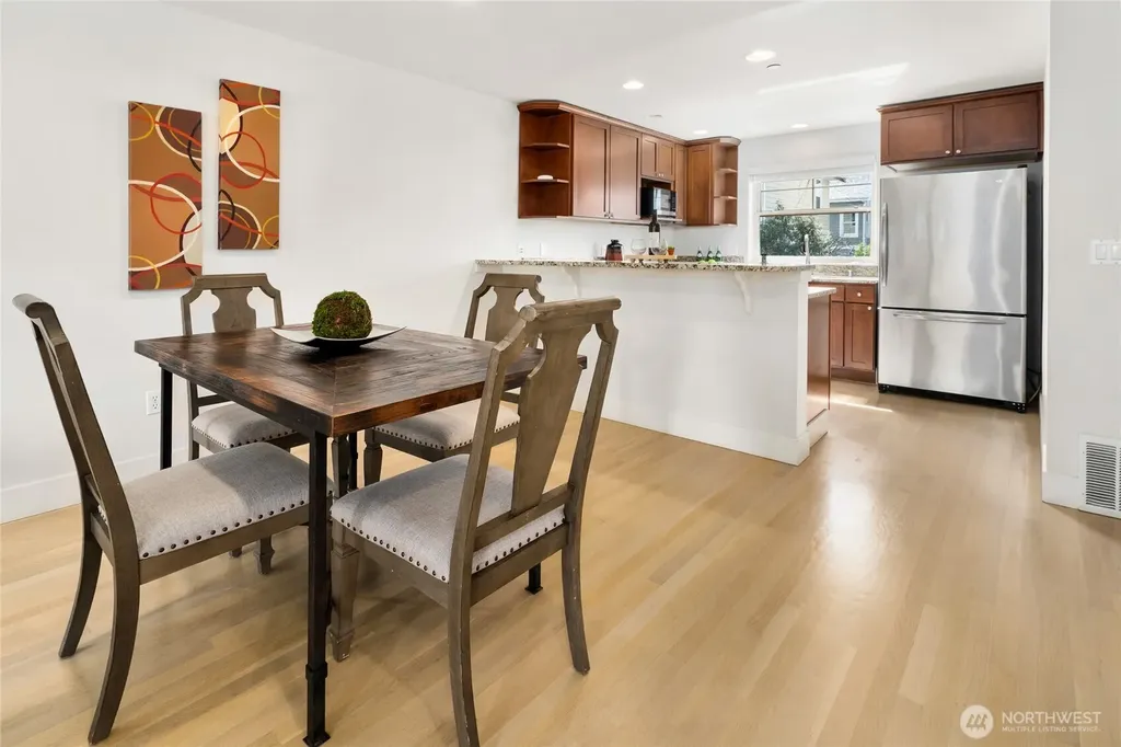 41 W Etruria Street Seattle WA 98119
