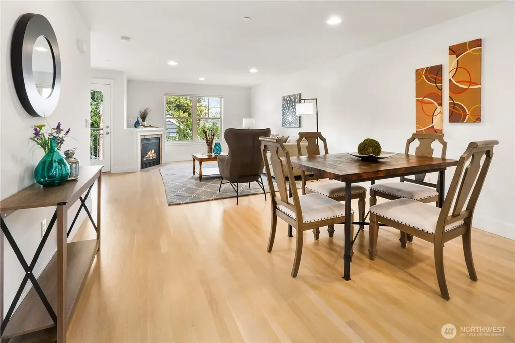 41 W Etruria Street Seattle WA 98119