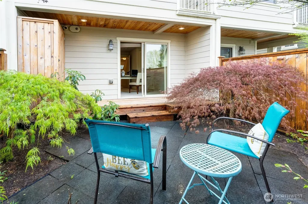 41 W Etruria Street Seattle WA 98119