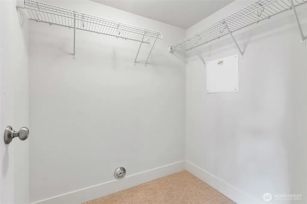41 W Etruria Street Seattle WA 98119