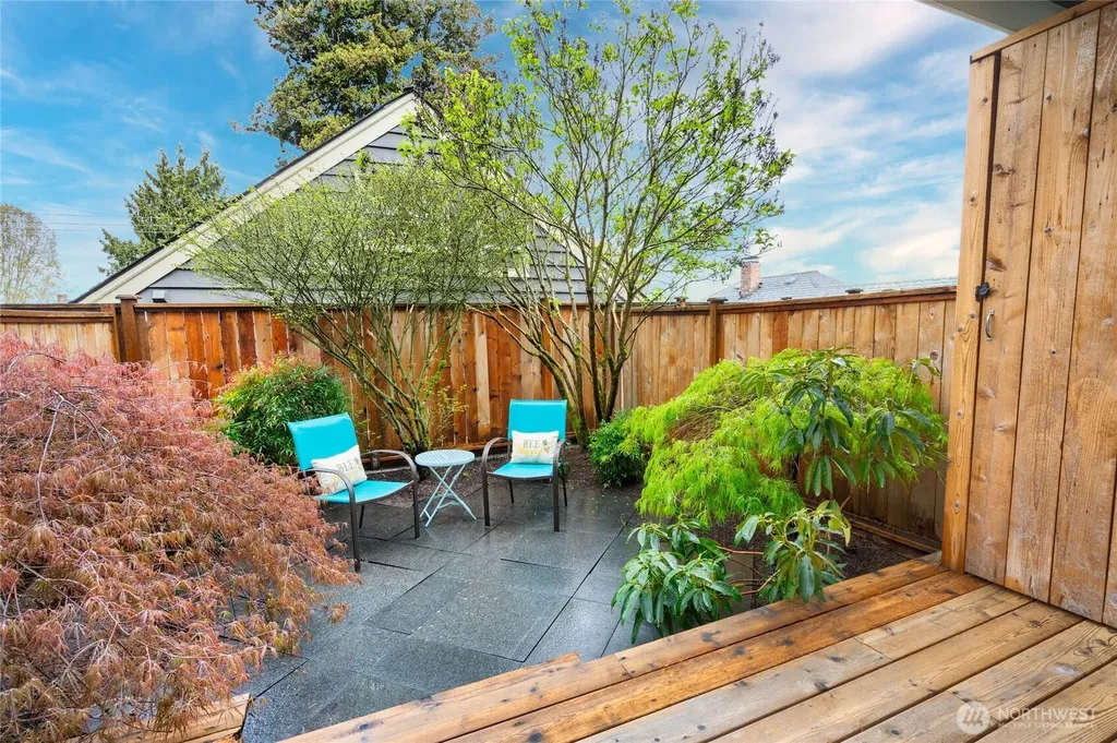 41 W Etruria Street Seattle WA 98119