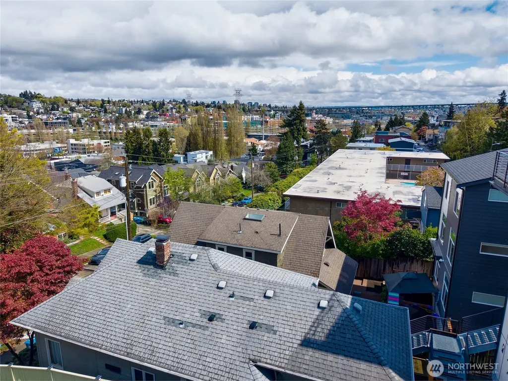 41 W Etruria Street Seattle WA 98119