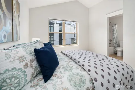 41 W Etruria Street Seattle WA 98119