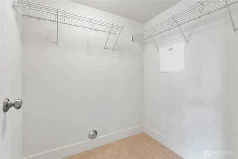 41 W Etruria Street Seattle WA 98119