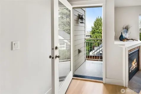 41 W Etruria Street Seattle WA 98119