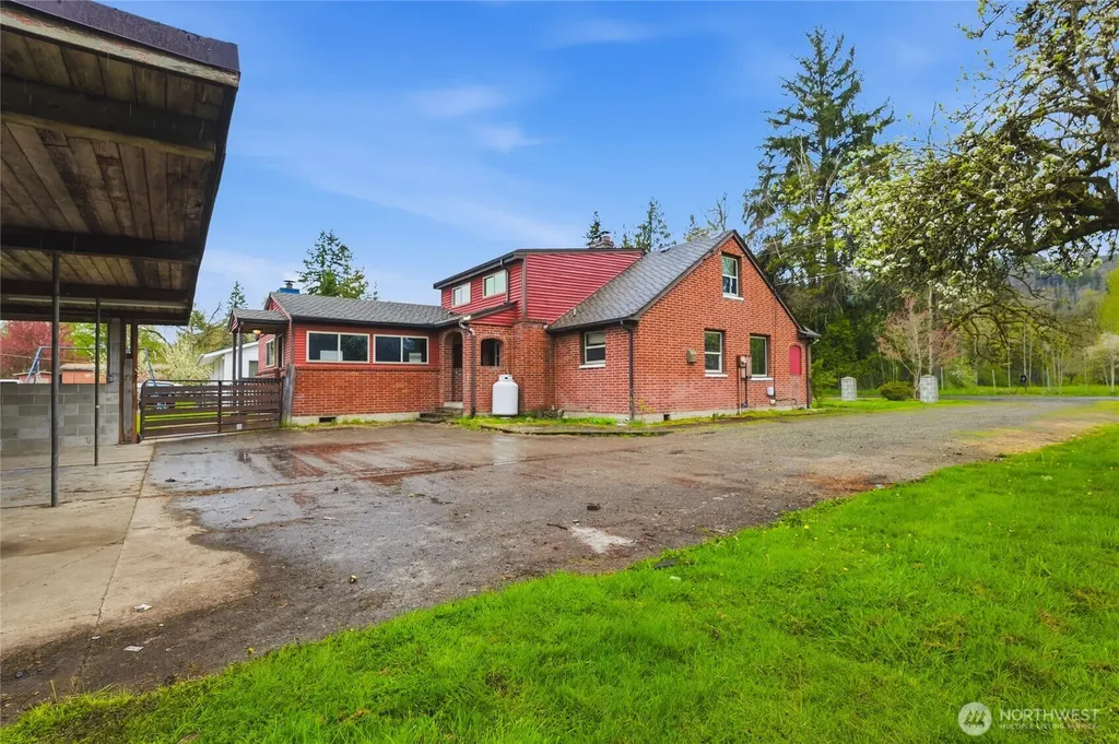 7316 166th Avenue E Sumner WA 98390