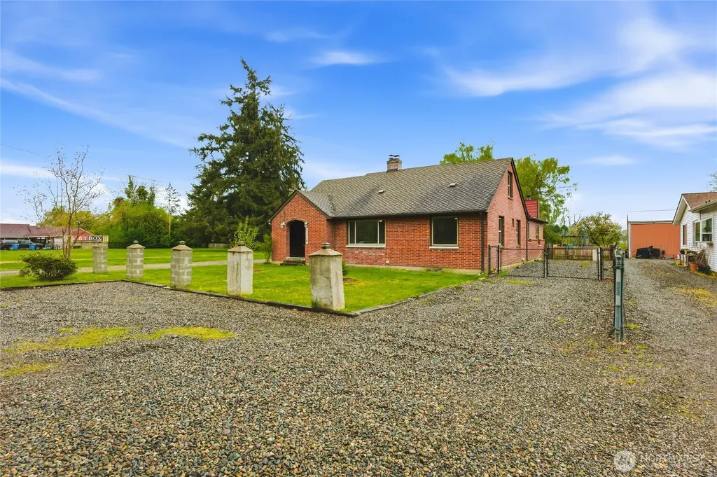 7316 166th Avenue E Sumner WA 98390